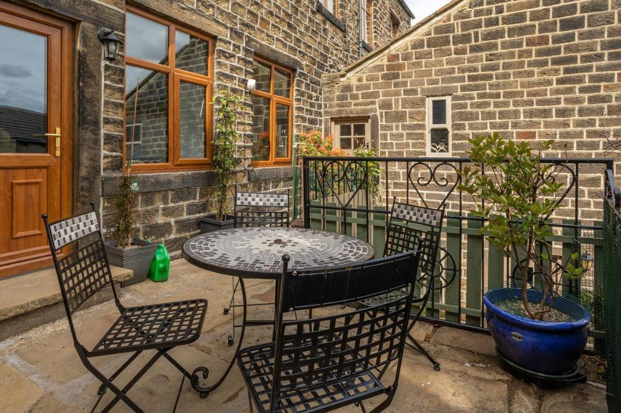 Delightful 2 Bed Flat In Old Mill-Private Garden Apartment Keighley Exterior foto